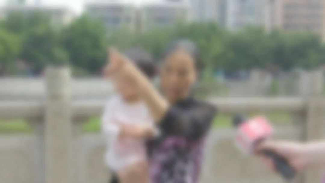 DƬ